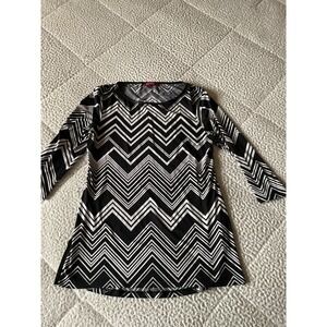 San Francisco Tunic Top Small Black White Excellent Chevron Zigzag 3/4 Sleevev